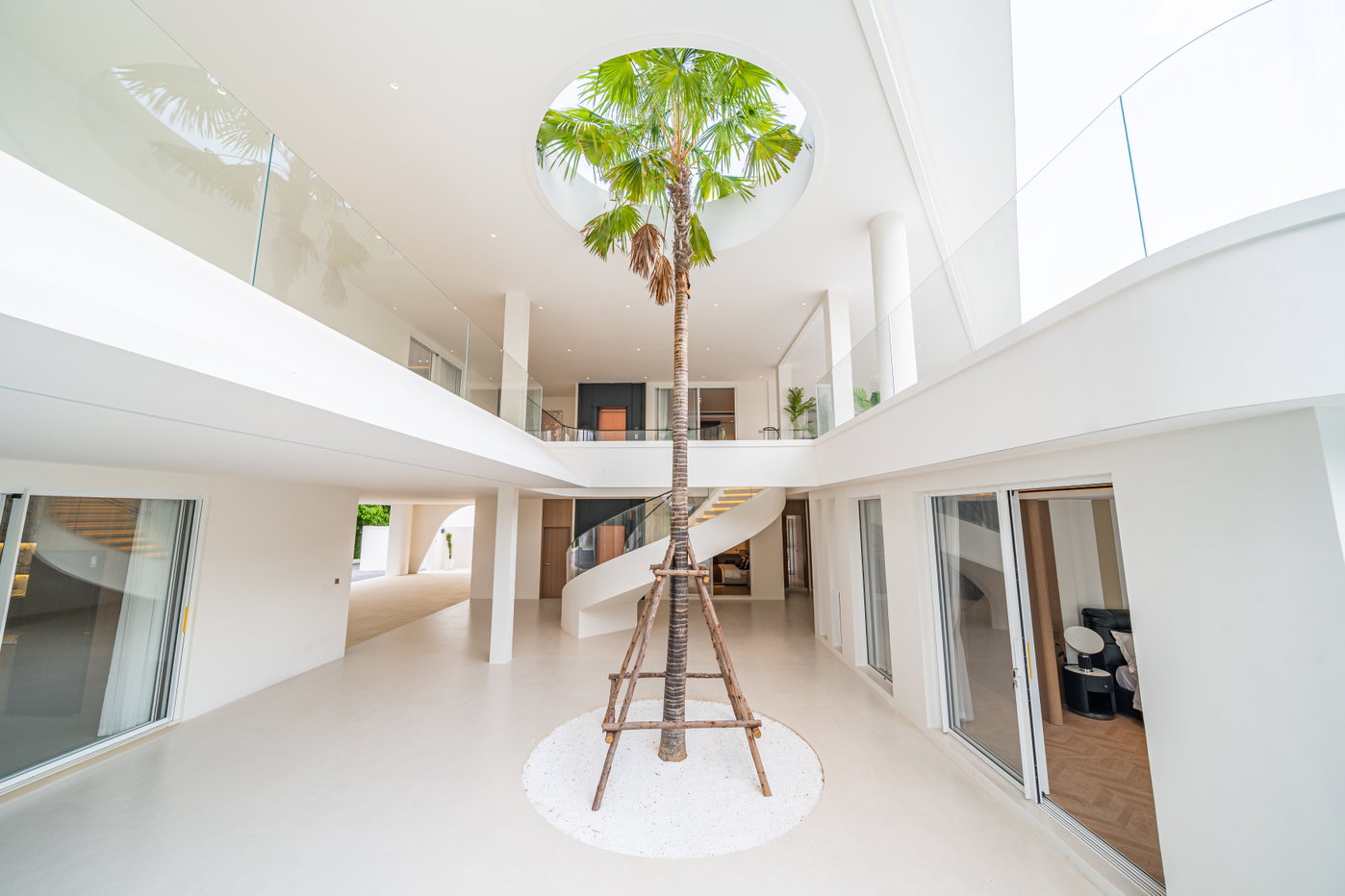 รูป Luxury Golf Course Pool Villa for Sale Huay Yai East Pattaya - รูปที่ 4/27