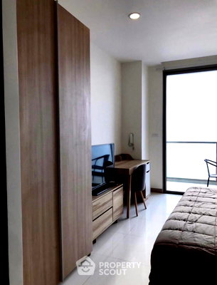 คอนโดให้เช่า : คอนโด 1 ห้องนอน ชั้น 32 ขนาด 32 ตร.ม. The Riviera Wongamat ใกล้ MRT (ID 2911460)