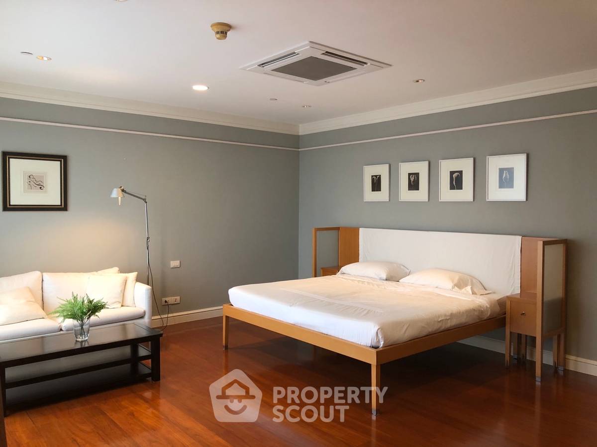 picture 4-BR Condo at Las Colinas near BTS Asok (ID 566147) - 35/40
