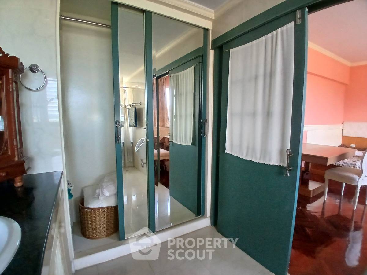 รูป คอนโด 4 ห้องนอน 250 ตร.ม. ขาย The Royal Princess Condo โซนหนองแก (ID 1560289) - รูปที่ 7/12