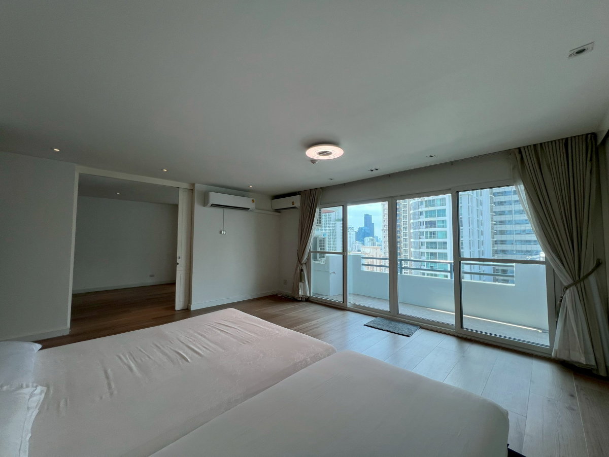 picture 3Bed Unit at Wattana Height near Terminal 21 - 11/30