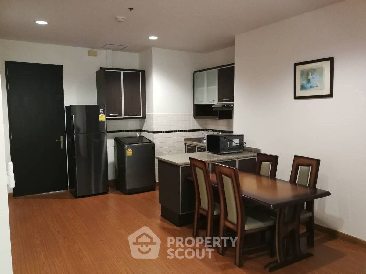 picture 2-BR Condo at Citi Smart Sukhumvit 18 near BTS Asok (ID 2084001) - 2/6