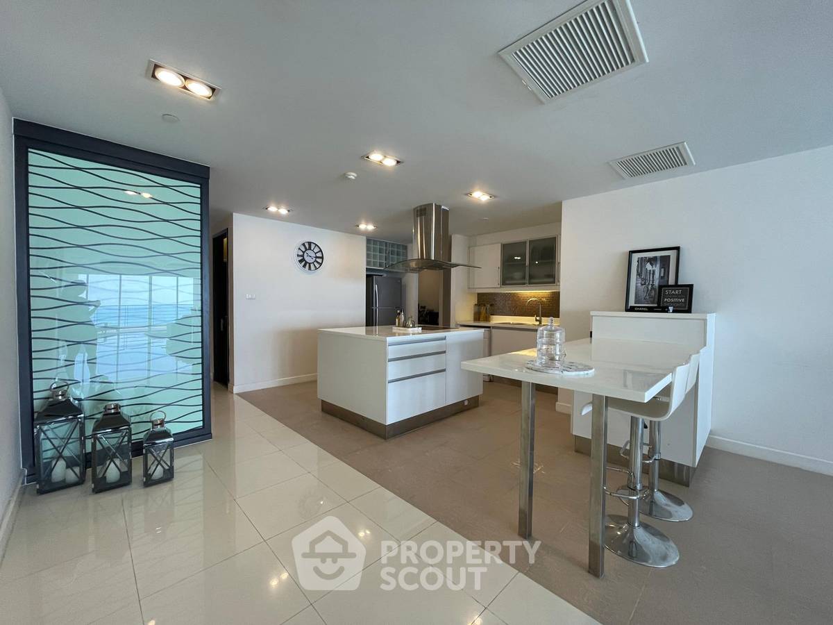 รูป คอนโด 3-ห้องนอน ที่ ลา รอยัล ใกล้ เมืองพัทยา (ID 1879662) - รูปที่ 3/10