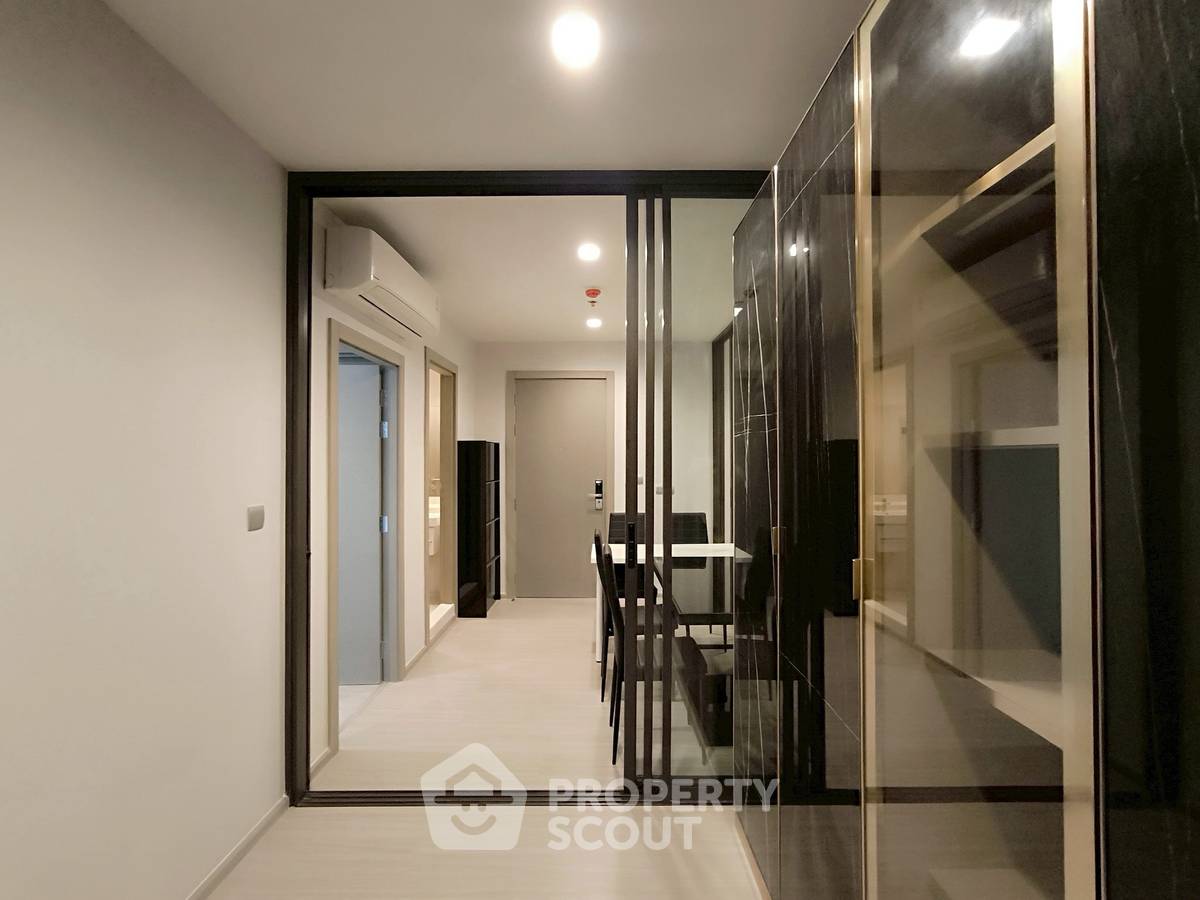picture 1-BR Condo at Life Asoke - Rama 9 near MRT Phra Ram 9 (ID 2297684) - 2/7