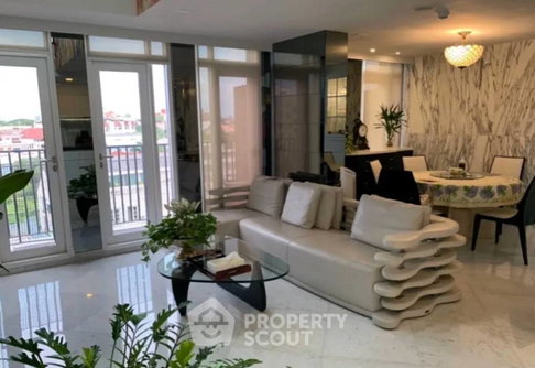 3-BR Condo at Maestro 01 Sathorn - Yenakat near MRT Khlong Toei (ID 2381768)