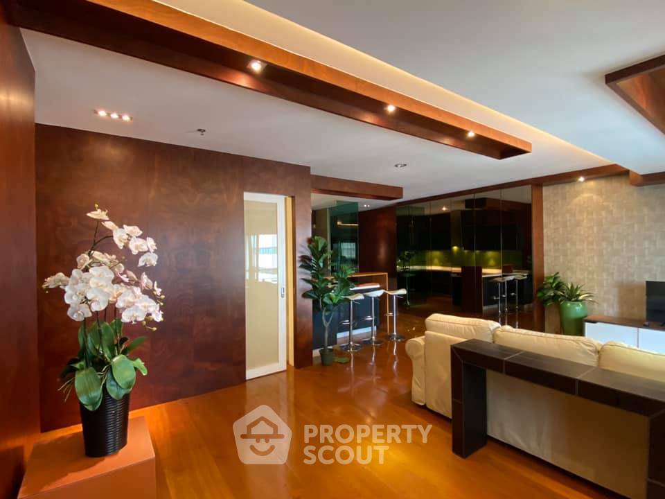 picture 1-BR Condo at Sathorn Gardens near MRT Si Lom (ID 2487613) - 2/10
