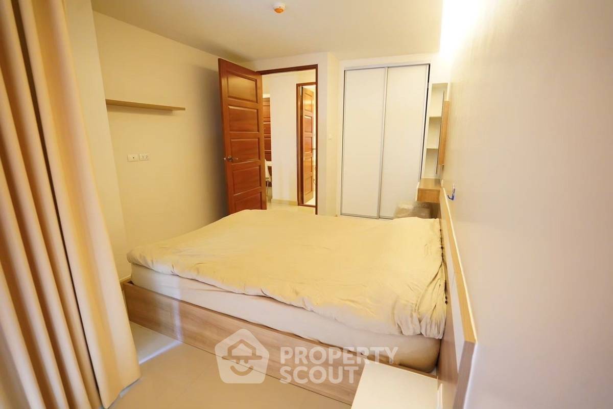picture 1-BR Condo For Sale At Emerald Residence Ratchada, 2nd-Floor near MRT Huai Khwang (ID 1844669) - 3/13