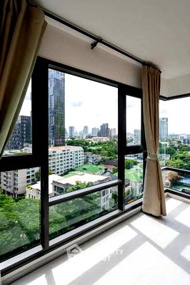ขายคอนโด : คอนโด 2-ห้องนอน ที่ ริทึ่ม สุขุมวิท 36-38 ใกล้ BTS ทองหล่อ (ID 2578486)