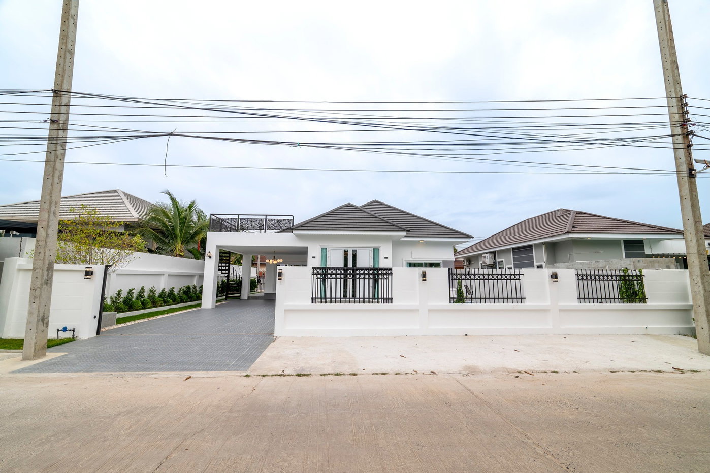 รูป Pool House for Sale Nong Pla Lai Pattaya Fully Furnished - รูปที่ 24/25