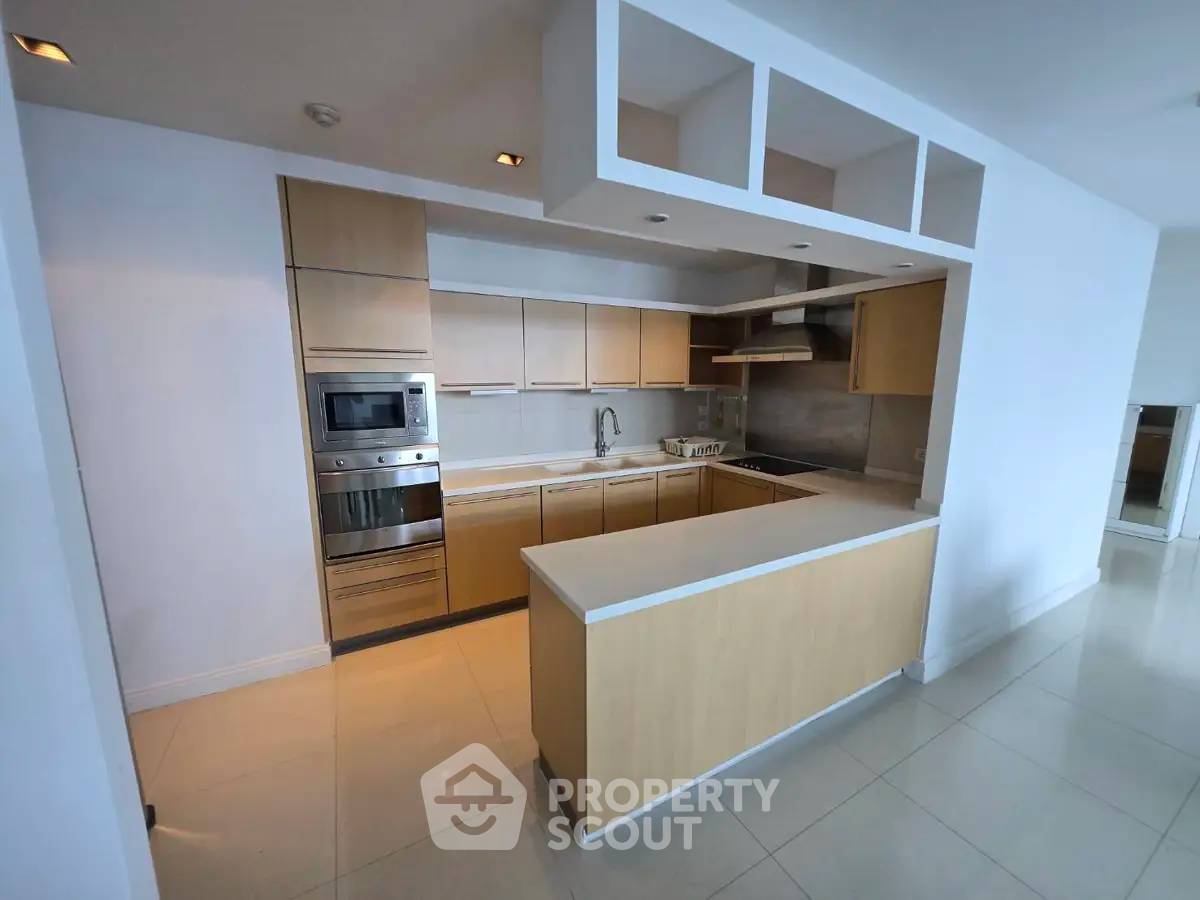 picture 3-BR Condo at Athenee Residence near BTS Phloen Chit (ID 2866786) - 4/9