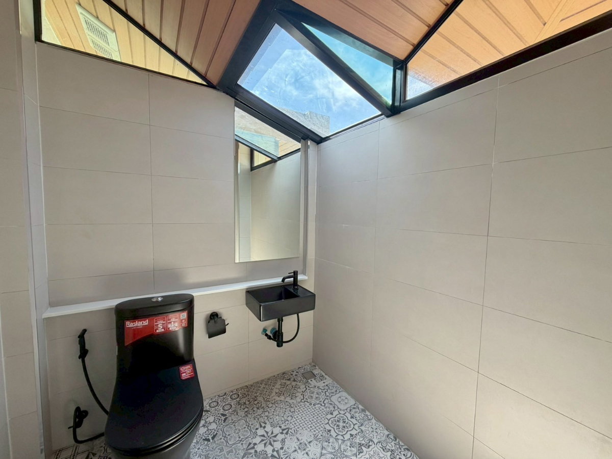 รูป 🌳🏠 ขายบ้านเดี่ยวหรูสไตล์ Modern Tropical พร้อมสวนกว้างและสระว่ายน้ำส่วนตัว - รูปที่ 41/42