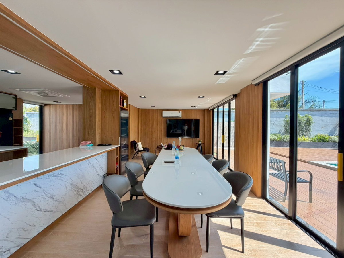 รูป 🌳🏠 ขายบ้านเดี่ยวหรูสไตล์ Modern Tropical พร้อมสวนกว้างและสระว่ายน้ำส่วนตัว - รูปที่ 33/42