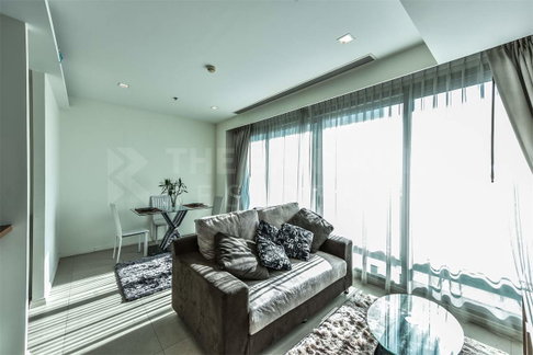 The River near BTS Saphan Taksin Don’t miss out!! Rare units