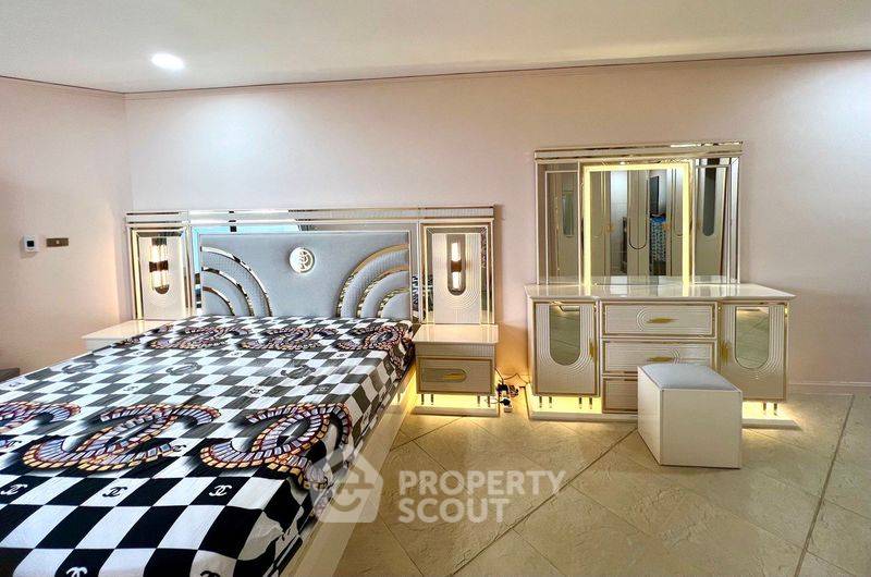 รูป คอนโด 2 ห้องนอน 150 ตร.ม. ชั้น 15 ขายที่ Jomtien Beach Paradise ใกล้หาดจอมเทียน (ID 2152587) - รูปที่ 3/15