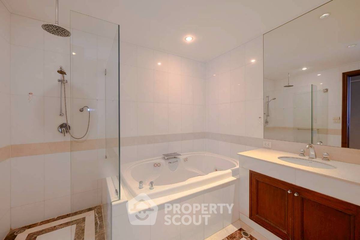 picture 5-BR Condo at Las Colinas near BTS Asok (ID 2638783) - 16/45