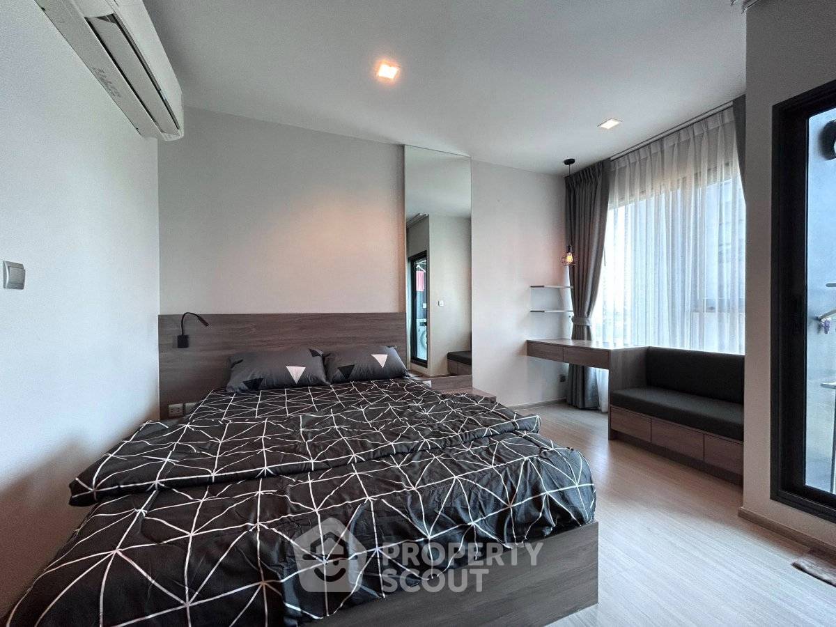 picture 1-BR Condo At Life Asoke - Rama 9 | High-Floor 24th | 300m To MRT Phra Ram 9 (ID 2801164) - 2/9