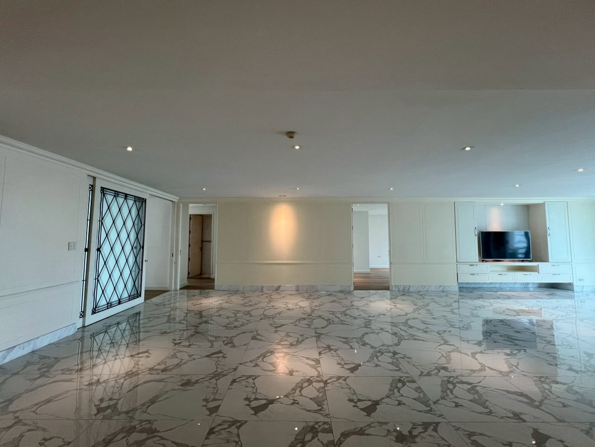 picture 3Bed Unit at Wattana Height near Terminal 21 - 3/30