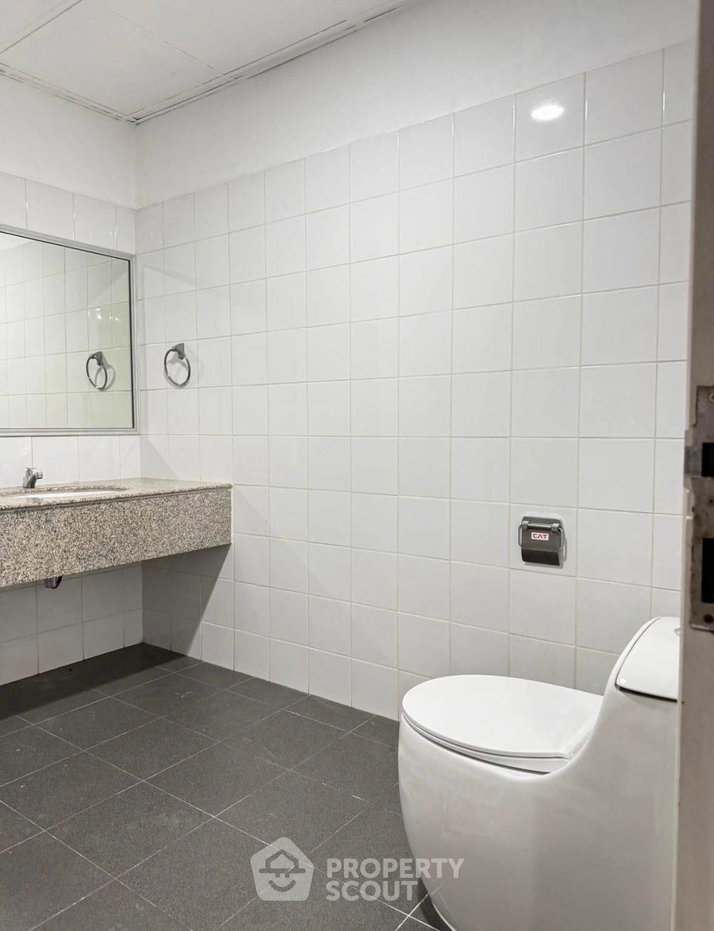 picture 2-BR Condo at Wittayu Complex near BTS Phloen Chit (ID 2036438) - 12/14