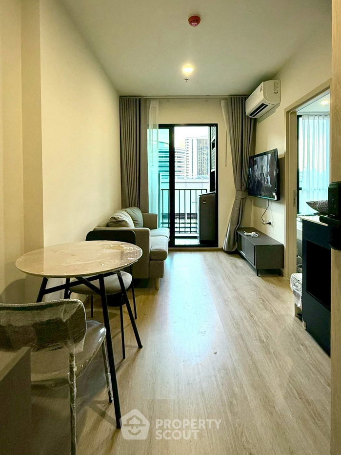 picture 1-BR Condo at Nue District R9 near MRT Phra Ram 9 (ID 2569370) - 5/15