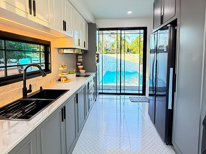 picture Corner Pool Villa for Sale Nong Prue East Pattaya - 6/25