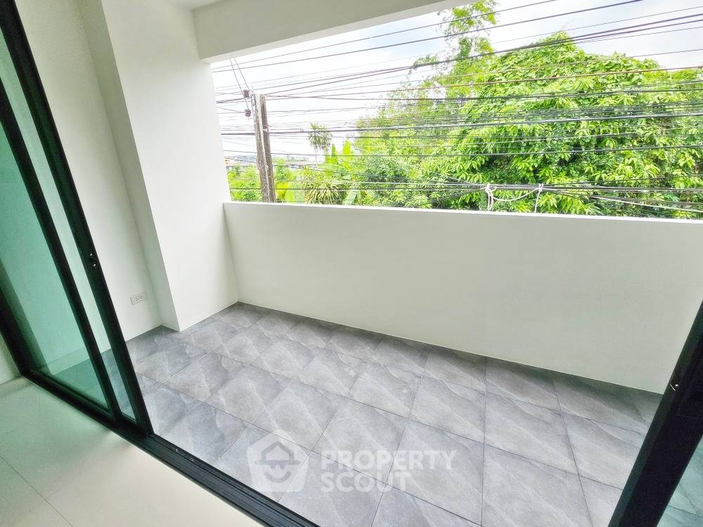 picture 2-BR Townhouse in Khlong Kum (ID 1750035) - 9/13