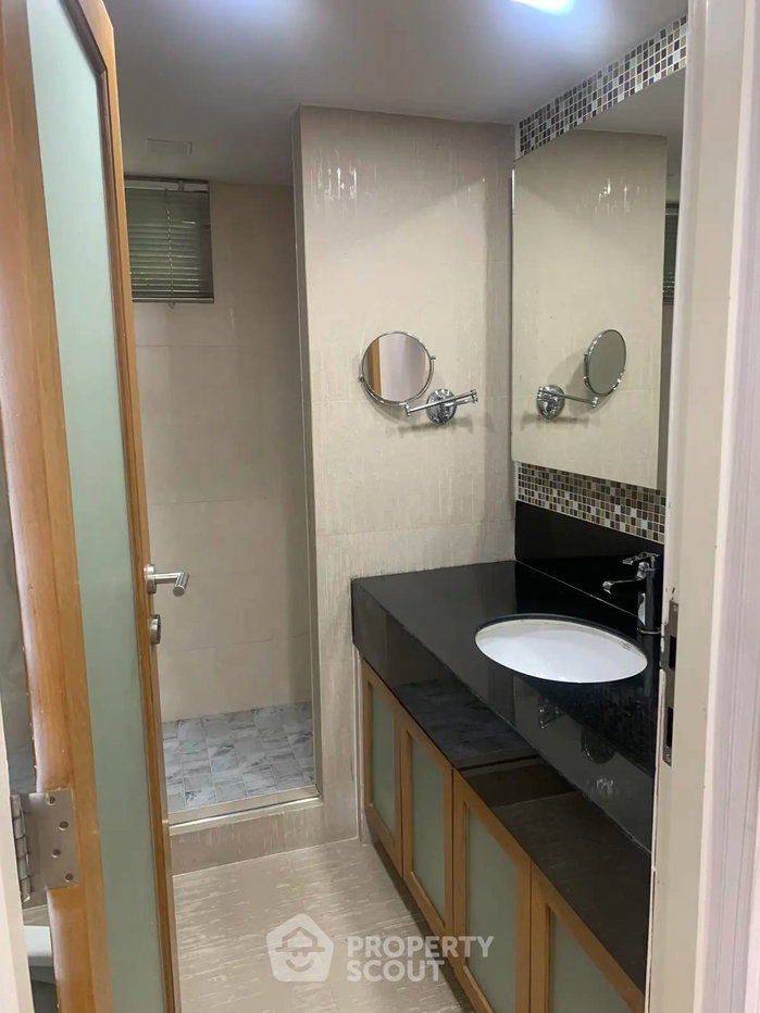 picture 1-BR Condo at Beverly Tower near ARL Makkasan (ID 2873739) - 16/17