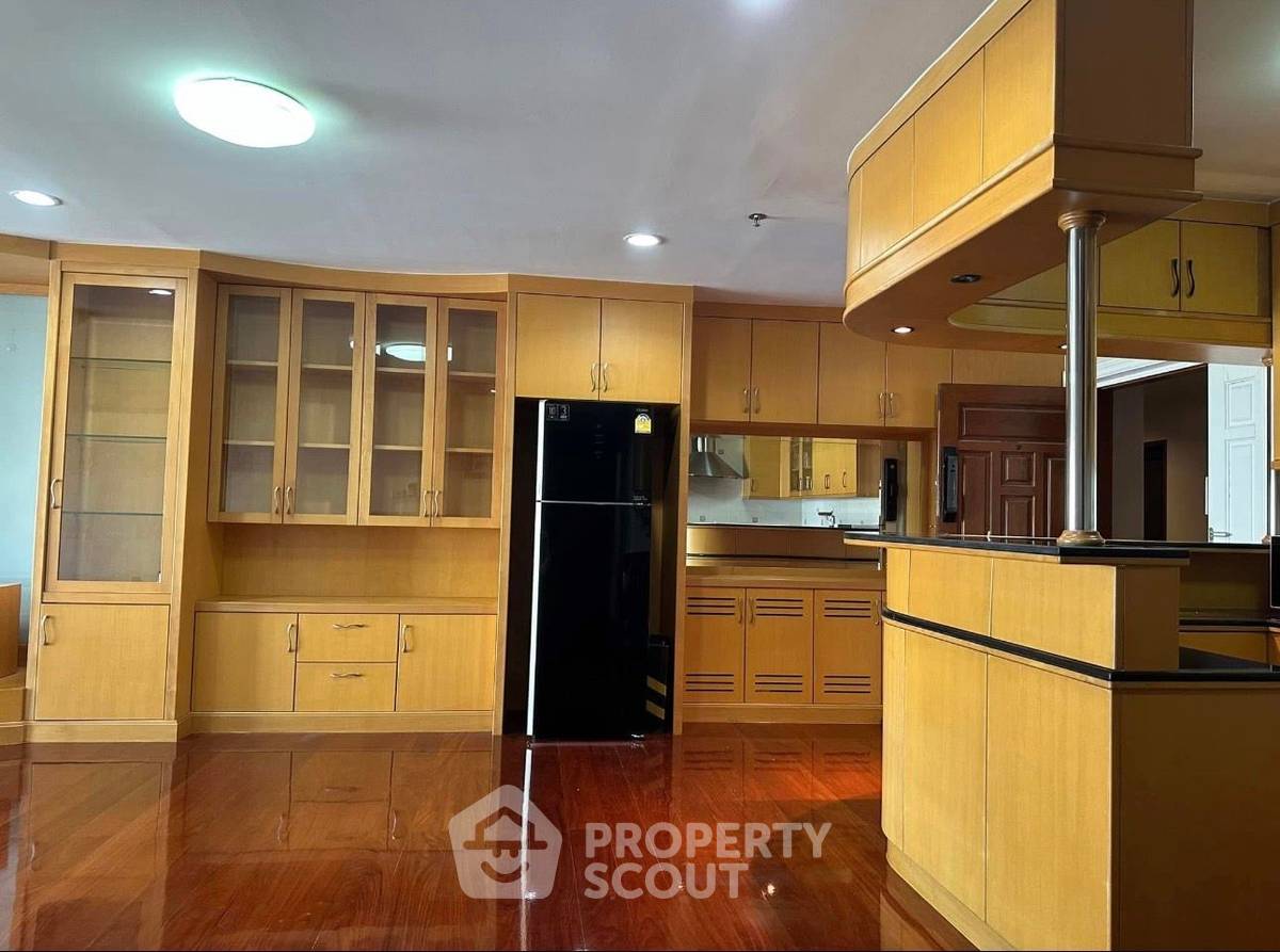 รูป คอนโด 3-ห้องนอน ที่ บ้านเพลินจิต คอนโดมิเนียม ใกล้ BTS นานา (ID 1953591) - รูปที่ 2/11