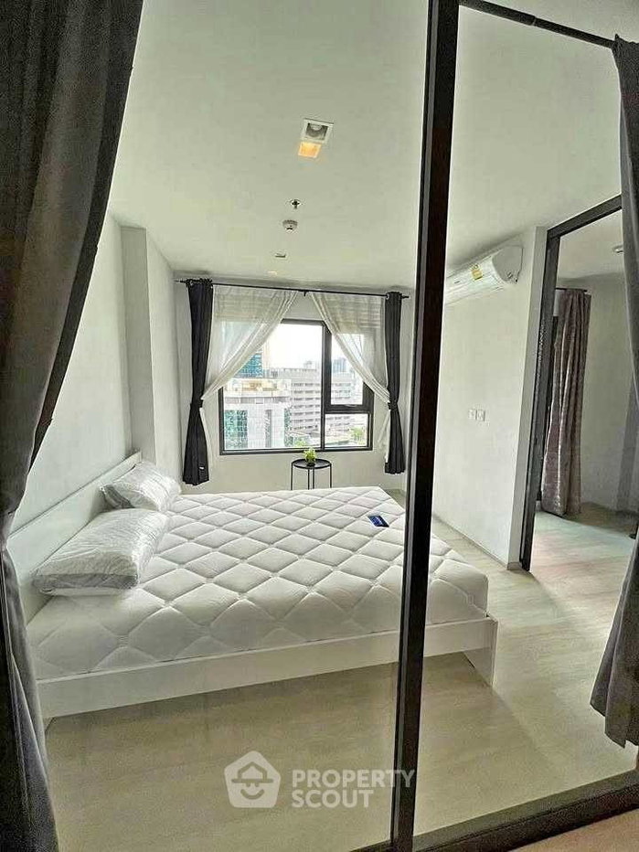 picture 1-BR Condo at Life One Wireless near BTS Phloen Chit (ID 2301437) - 4/11