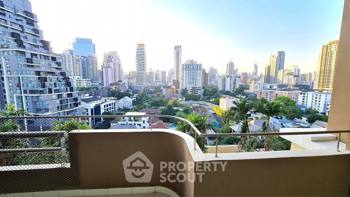picture 2-BR Condo at Piyathip Place near BTS Phrom Phong (ID 1960486) - 5/9