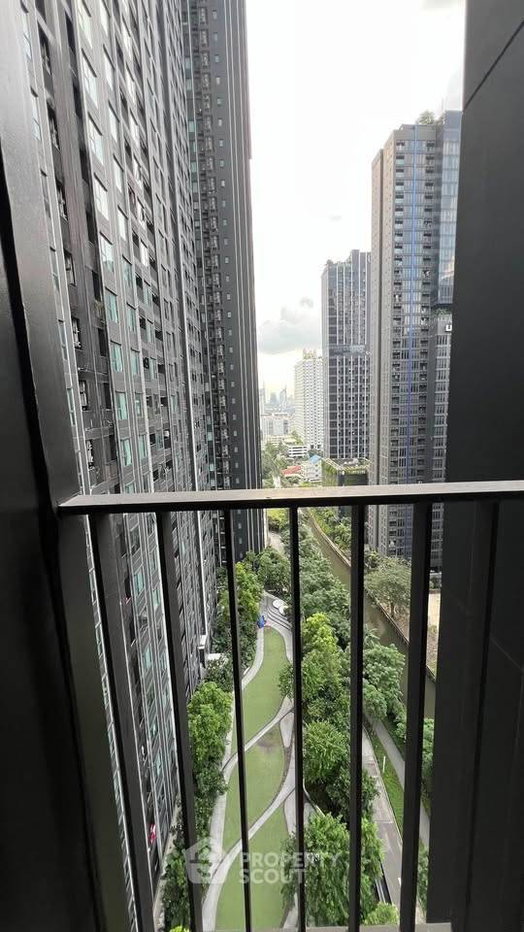 picture 1-BR Condo at Life Asoke - Rama 9 near MRT Phra Ram 9 (ID 2560915) - 10/12