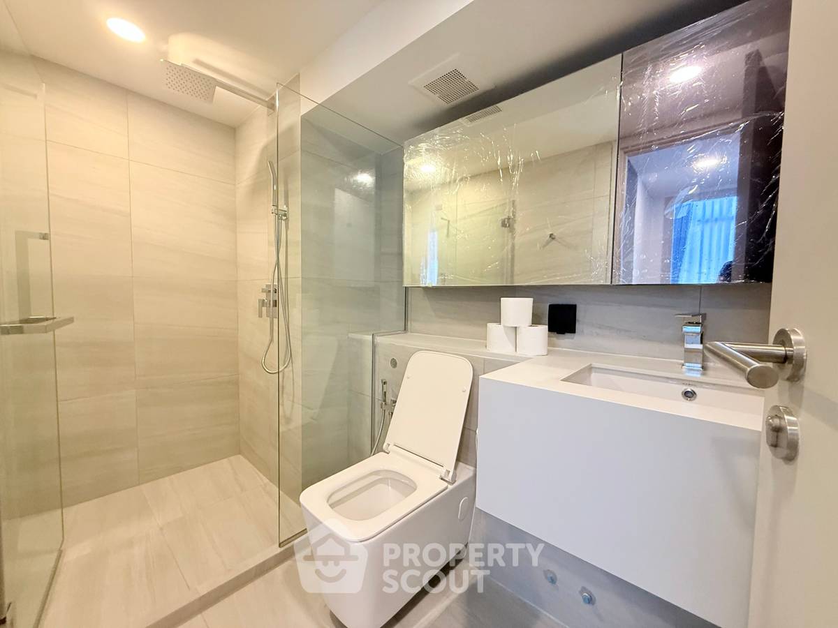 picture High-Floor 2-BR Condo, Park Origin Chula-Samyan, 16th Floor Near MRT Hua Lamphong (ID 2495201) - 17/17