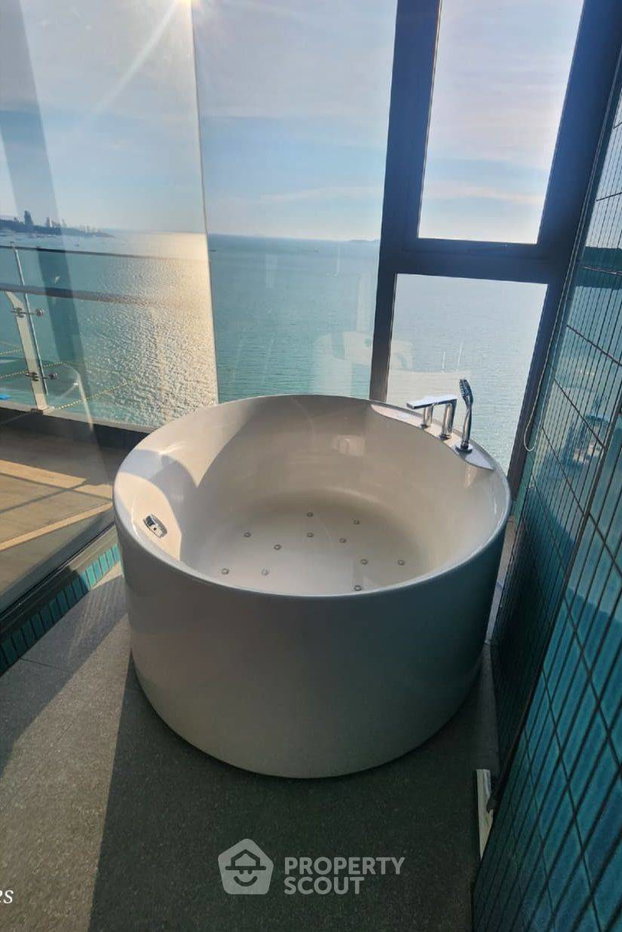 รูป คอนโด 1 ห้องนอน 30th-Floor ขนาด 58 ตร.ม. ที่ AROM WONGAMAT ใกล้ Sanctuary Of Truth (ID 2466213) - รูปที่ 5/12