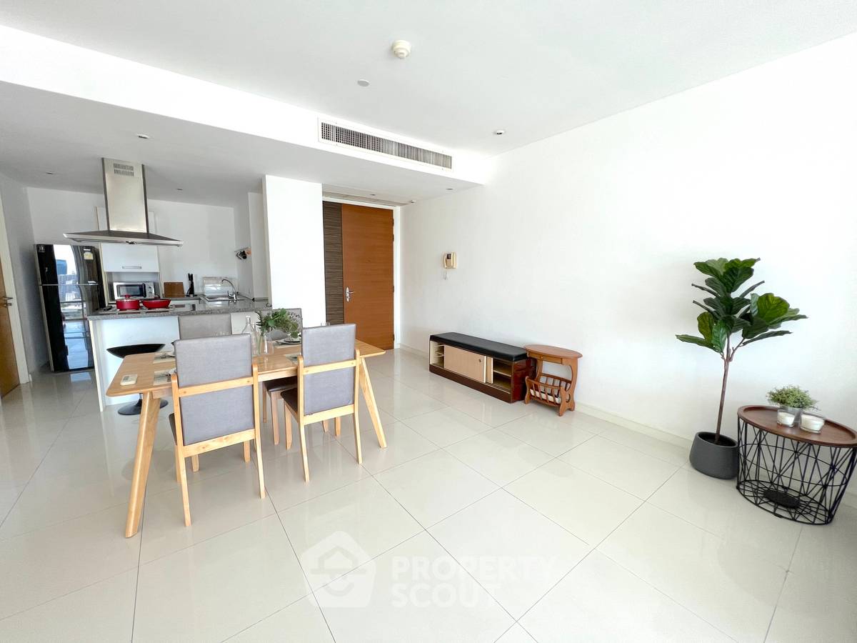picture 2-BR Condo at Fullerton Sukhumvit near BTS Ekkamai (ID 1917451) - 3/10