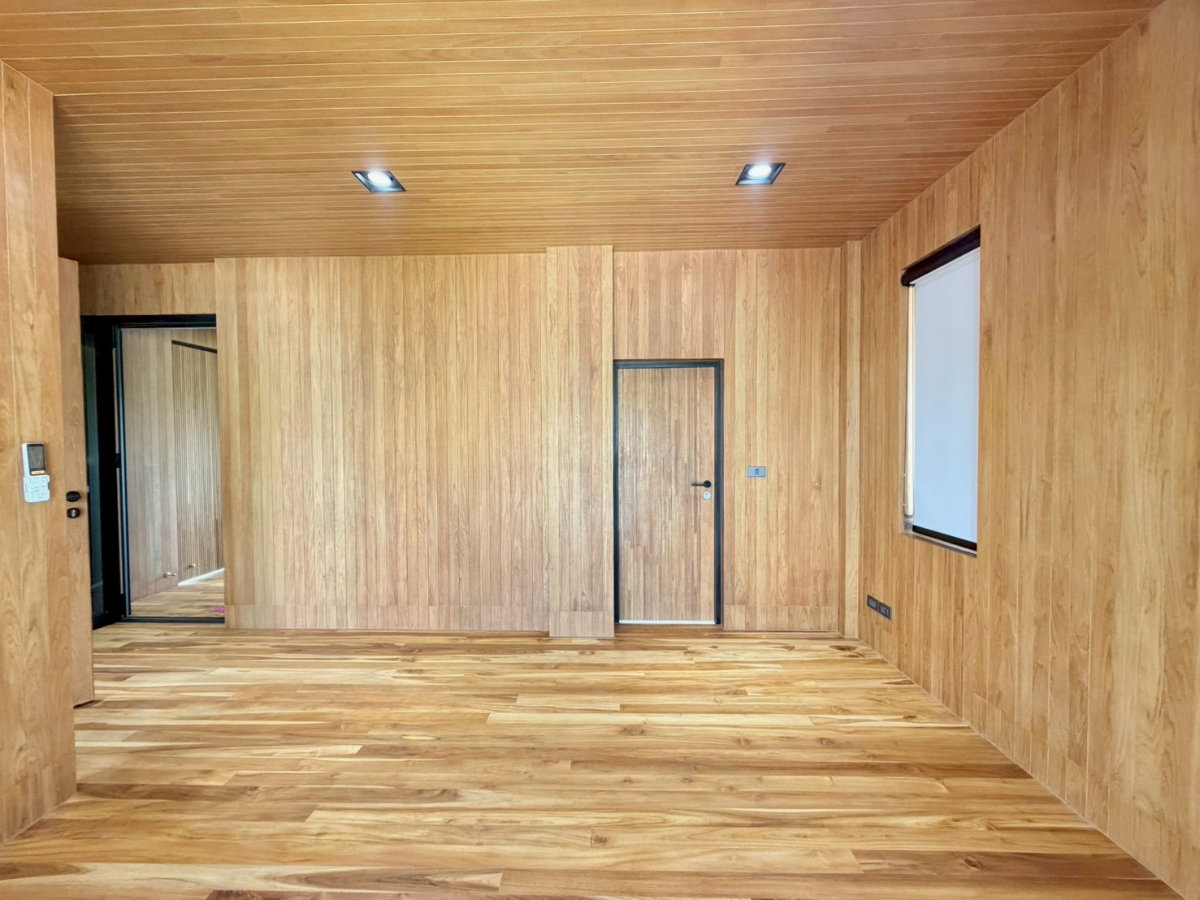 รูป 🌳🏠 ขายบ้านเดี่ยวหรูสไตล์ Modern Tropical พร้อมสวนกว้างและสระว่ายน้ำส่วนตัว - รูปที่ 37/42