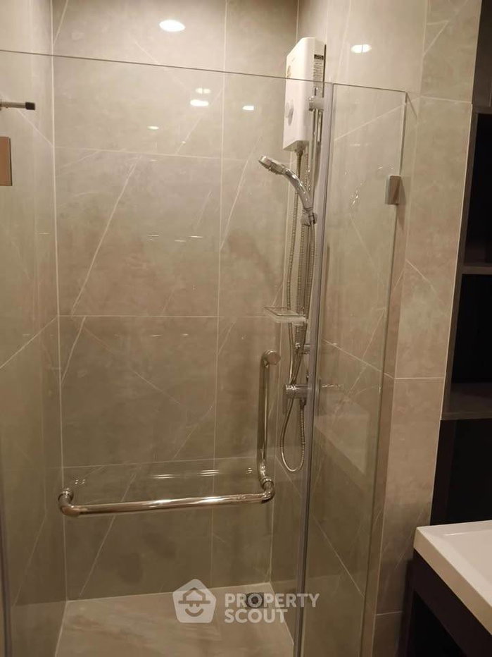 picture 1-BR Condo at Nue District R9 near MRT Phra Ram 9 (ID 2857765) - 11/13