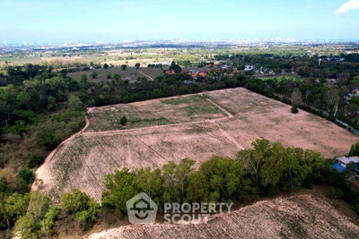 Land for sale N.Y.C. Industry  : 72,800 m² Land for Sale in Sisa Chorakhe Yai (ID 2953914)
