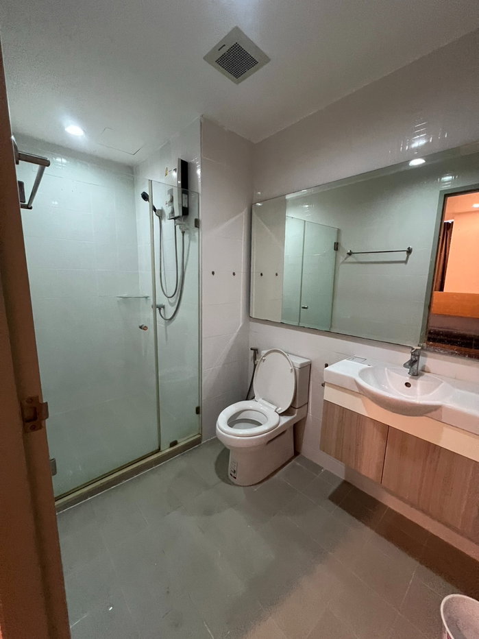 picture IDEO Sathorn-Thaphra | High floor, corner unit, fully furnished with washing machine. - 5/6