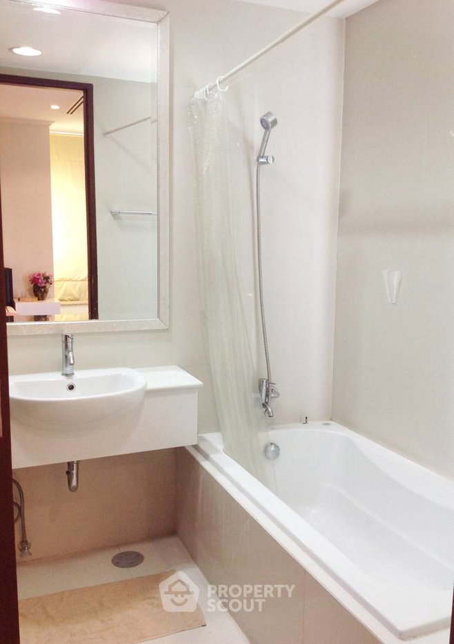 picture 2-BR Condo at The Oleander near BTS Nana (ID 303773) - 4/4