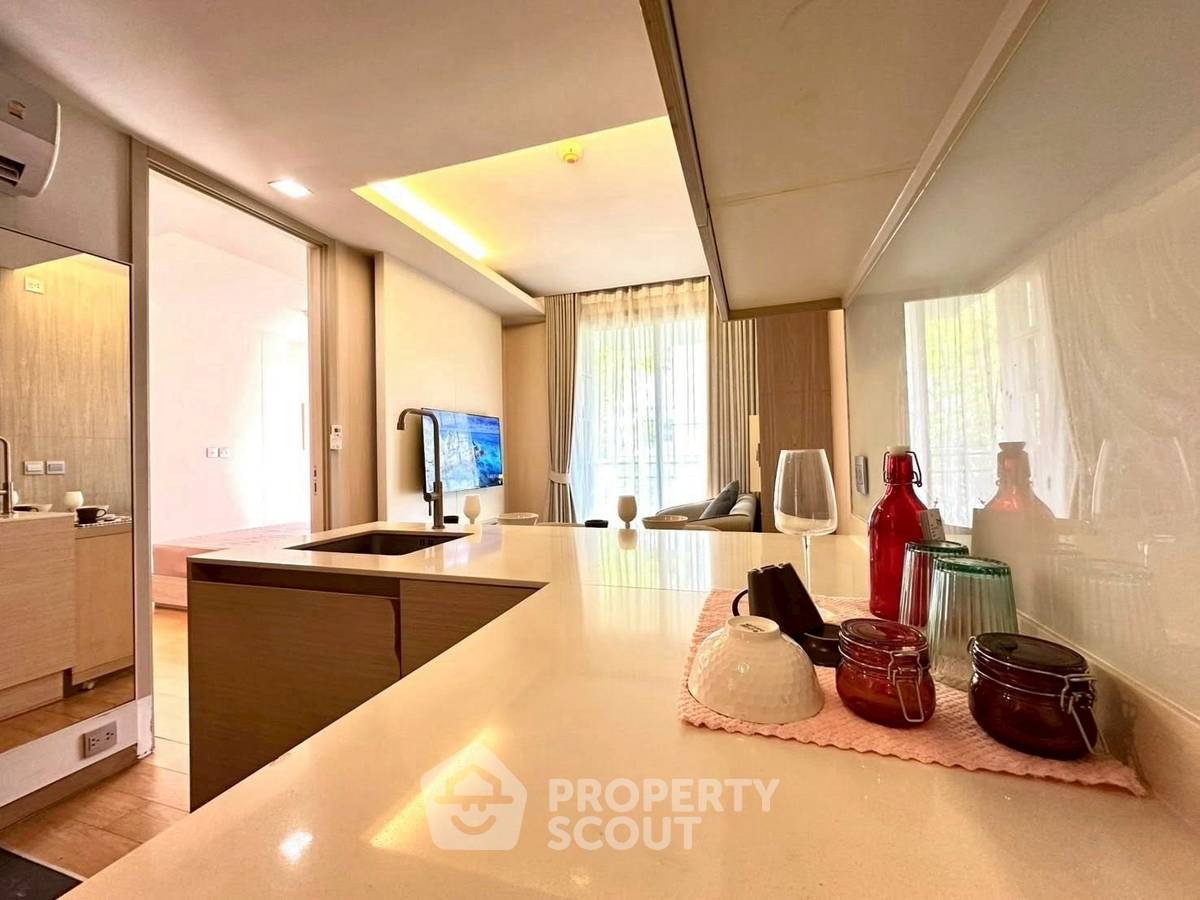 picture 1-BR Condo at Via Botani near BTS Phrom Phong (ID 2798005) - 10/14