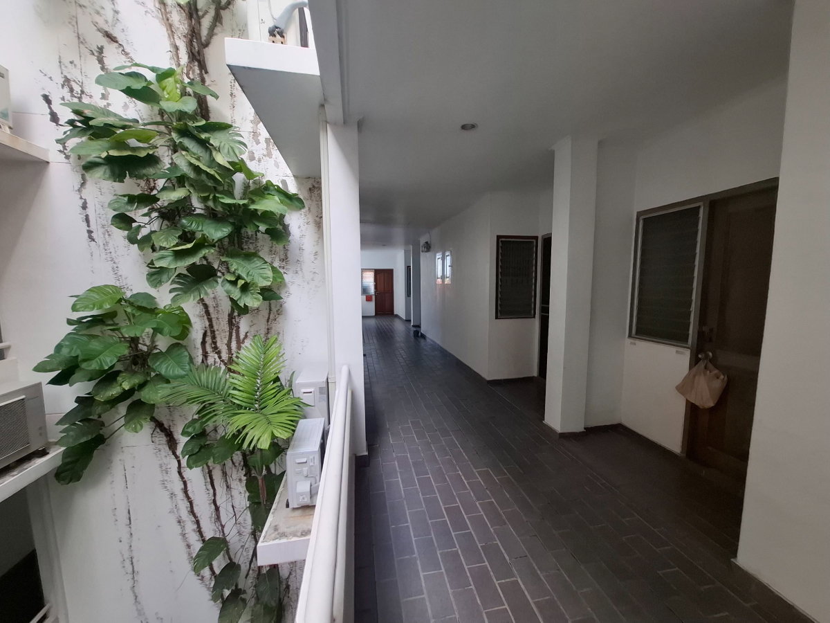 รูป BL134| คอนโดมิเนียม บ้านสวนลลนา พัทยา ตึก ทรงสเปน ใกล้ชายหาดจอมเทียน ไม่ถึง 1 กม.หนองปรือ บางละมุง	ชลบุรี   (ราคา 950,000 บาท )  - รูปที่ 12/27