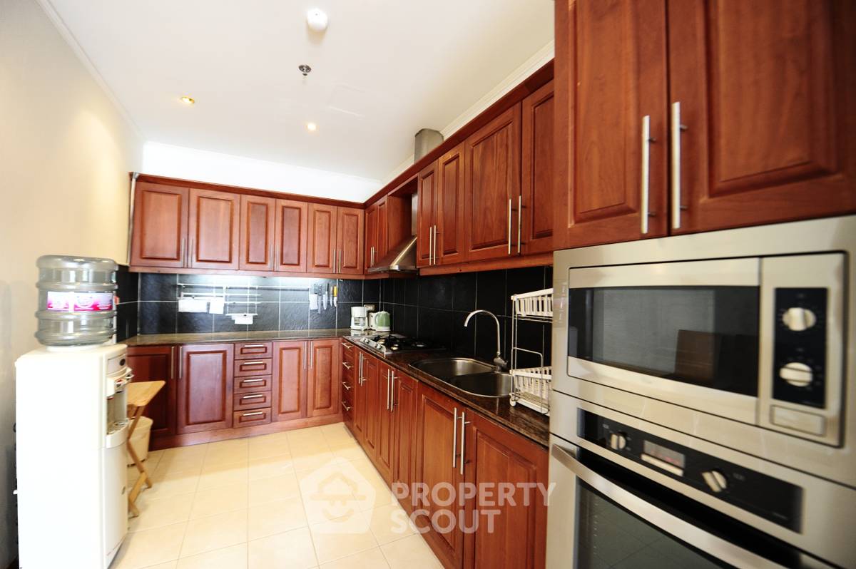 picture 2-BR Condo at Nordic Residence close to Phratamnak (ID 1104033) - 5/12