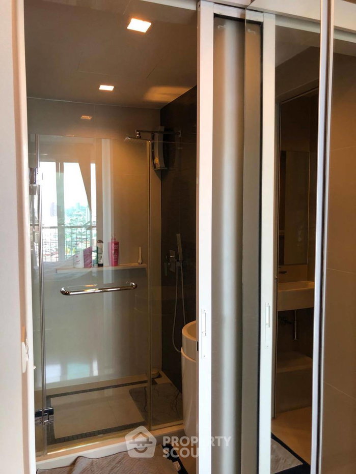 รูป คอนโด 1-ห้องนอน ที่ ริธึ่ม สาทร ใกล้ BTS สะพานตากสิน (ID 2225315) - รูปที่ 10/15
