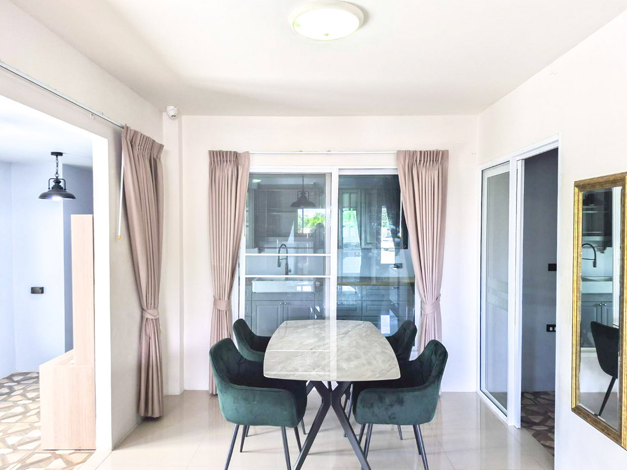 picture 2-Storey House for Rent Fully Furnished Corner Plot with Garden - 6/18