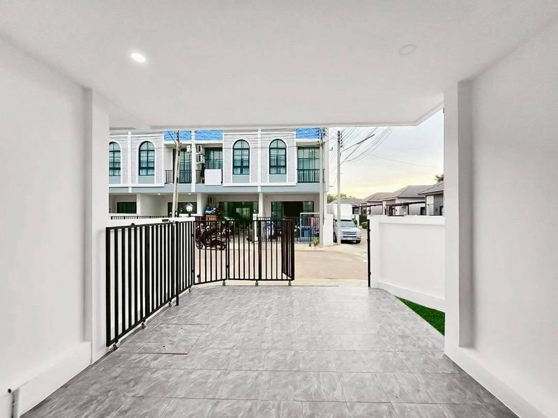 picture European Style Townhome for Rent in East Pattaya - 11/11