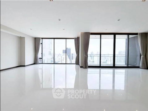 4-BR Condo at Q1 Sukhumvit near BTS Nana (ID 2832955)