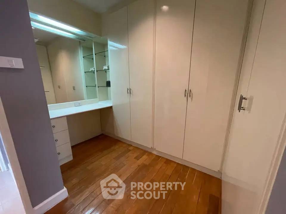 picture 2-BR Condo at Supalai Place Sukhumvit 39 near BTS Phrom Phong (ID 2873907) - 20/25