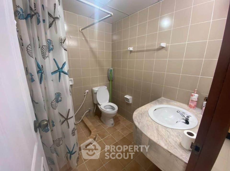 picture 2-BR Condo at Aree Place Sukhumvit 26 near BTS Phrom Phong (ID 2395117) - 5/5