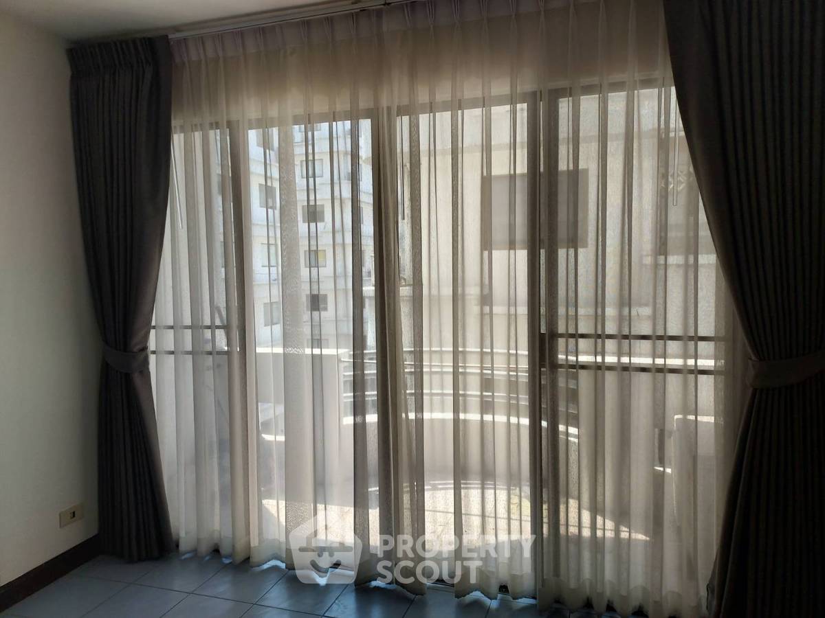 รูป คอนโด 1-ห้องนอน ที่ อาคารสาทรเพลส ใกล้ BTS วงเวียนใหญ่ (ID 998583) - รูปที่ 2/8