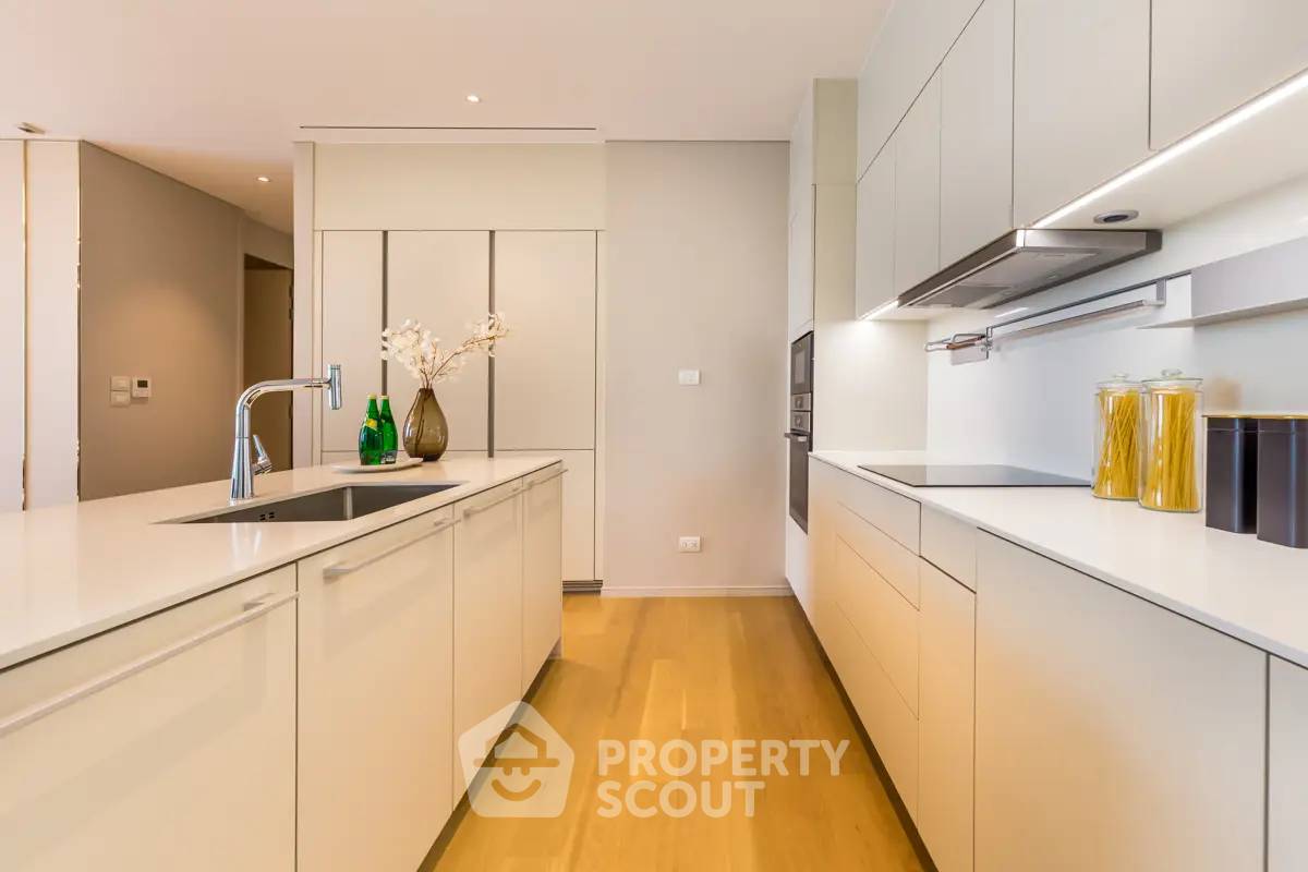 picture 2-BR Condo at Baan Sindhorn near BTS Ratchadamri (ID 2873698) - 11/26