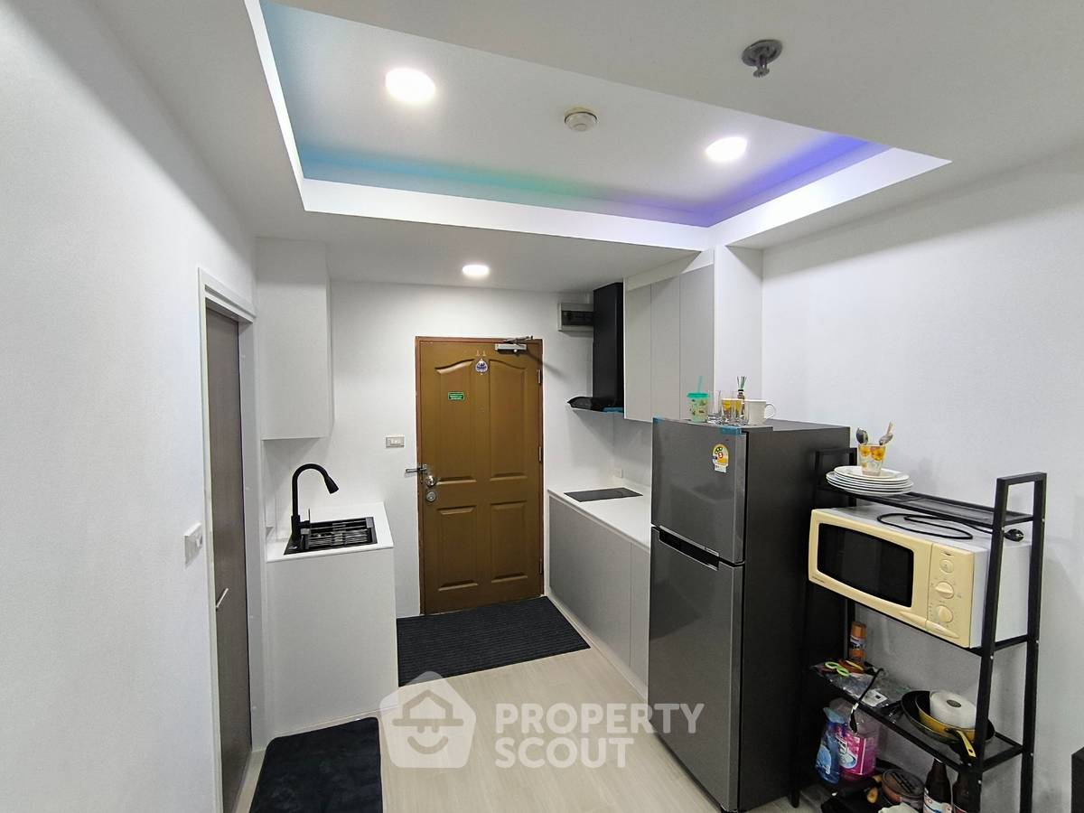 picture 1-BR Condo at Master View Executive Place Condominium near BTS Krung Thon Buri (ID 1813123) - 7/13